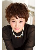 アッシュブラウン大人可愛いゆるふわパーマ風ショートボブカット