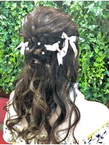 シーン(SeeN.) リボンが映える可愛い！ハーフアップスタイル