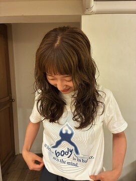 テテ ニコ(tete nico) オリーブカラー/レイヤーカット/ニュアンスパーマ