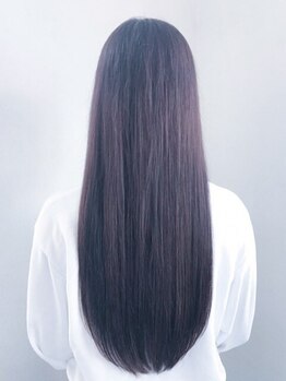 オトナ女性に試してほしい。[髪質改善ヘアエステ]で効果実感！潤いを閉じ込め、髪の芯から輝くツヤ髪に。
