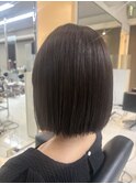 毛先軽めのボブスタイル
