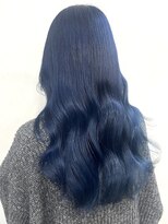 イル(iLu.)&nbsp;ネイビーブルーブラウンアッシュレイヤーハッシュカット