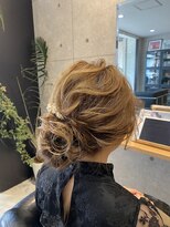 イナフ(ENOUGH)&nbsp;キレイ目スジ系シニヨンヘア