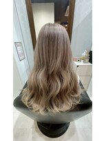 アールイー(Re)&nbsp;ブリーチを使ったハイトーンカラー