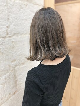 ティンク 横須賀中央(Tink) ミルキーカラー+外ハネスタイル