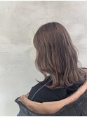 アーモンドベージュ