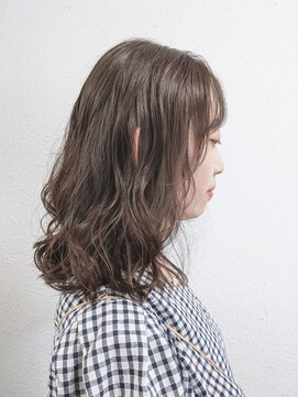 ジェナ(Jena) ナチュラルグレージュ×顔まわりレイヤー