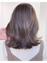 【明るいベージュ系人気No. 1 オリーブグレージュ】明るい白髪染めもご相談ください♪