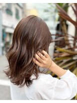 サーティーン(THIRTEEN)&nbsp;お手入れしやすいミディアムスタイル(^^)20代・30代