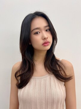 ヒュー 広島(HEW) くびれ顔まわりレイヤーカット大人かわいいオリーブヘア20代30代