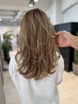 メリー オオサカ(Merly Osaka) レイヤーカット/似合わせカット