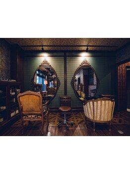 アンティークショップで髪を切る☆完全予約制で、ゆったりと自分だけの素敵な時間を過ごしてみませんか？