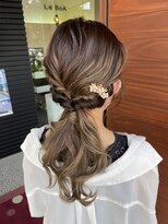 ラボア(La'BOA) ローポニーヘアアレンジ