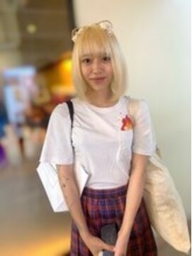 ディア(.eer) 【.eer/ディア】抜きっぱなしブロンド/猫耳ヘアアレンジ