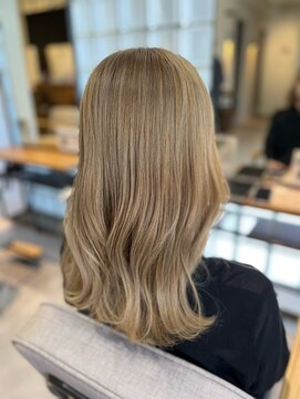 カルゥグラッシー(KALOU glassi) 透明感ハイトーンベージュ