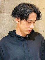 ソレイユ バイ アルフレッド(SOLEIL by alfRed)&nbsp;束感　ツイストスパイラルパーマ　センターパート