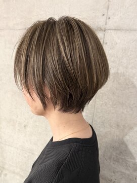 アヴァンス 光明池店(AVANCE.) ショートボブ×白髪ぼかし
