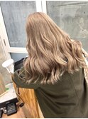 ホワイトベージュ