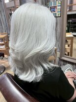 ナナナ パレナ 宝塚店(nanana parena) 白髪を活かす上品エレガントグレイヘア