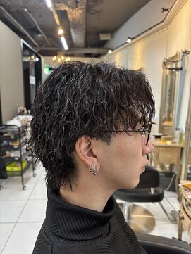 アイズ 海老名(AIZU) ツイストスパイラルパーマ　ウルフパーマ　縦落ちツイスト　眉毛