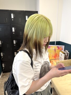 ソル オモテサンドウ 表参道 青山(SOL . OMOTESANDO) ブリーチ2回ライムグリーン×ルーツカラー　stylist聖斗