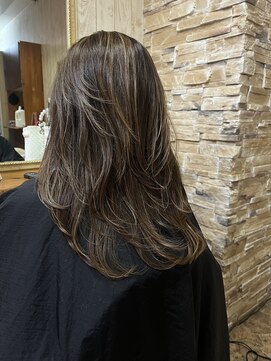 チャオ(ciao) 白髪ぼかしハイライト×レイヤースタイル