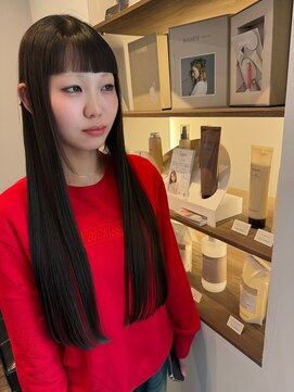 トルヴェ(Toruve) オン眉の一癖ありの艶髪スーパーロングヘア