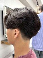 ニコ トウキョウ(nico TOKYO)&nbsp;テーパーフェード刈り上げセンターパートニュアンスパーマ毛流れ