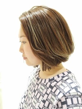 はな(hana) グレージュハイライト_3Dカラーボブ