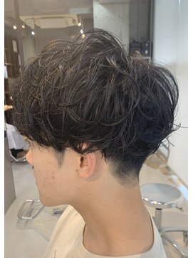 フィフス(fifth) コンマヘア　ツーブロック　無造作パーマ　マッシュウルフ