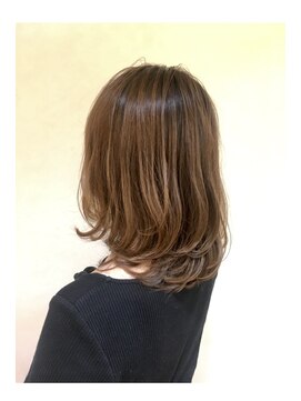 イソラヘアアトリエ(Isola hair atelier) 【Isola】レイヤー×ミディアム