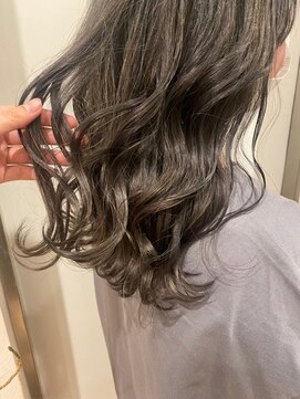 ジーナ 博多(Zina) 【Zina】モノトーングレージュ/Aラインボブ/20代30代40代