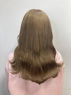 フツーロ 栄(FUTURO) ゴールドベージュ