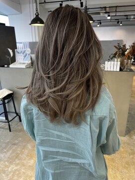 メリー オオサカ(Merly Osaka) ラグジュアリーなバレイヤージュスタイル_layer×balayage_