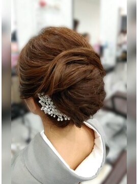 ベルグロー 北新地上通り店(BELLEGROW) ☆Tiktokで５万再生☆和装ヘアセット