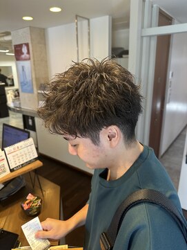 フリーゼアコマキ(FRISEUR) 初めてでも挑戦しやすいビジネスパーマ