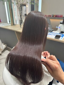 ビビバイベル(BiVi by BHEL) 桑名ロングレイヤーカットハッシュカット透明感カラー重めロング