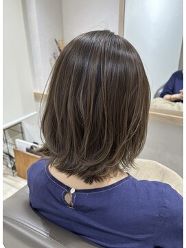 ナトゥーラ 本山店(Natura) 透明感オリーブグレージュ艶カラー小顔レイヤーカットミディアム