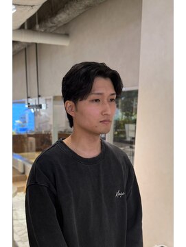 ウノプリールヴァモス(unopulir Vamos) 刈り上げなしセンターパート