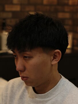 テーパークロップ[メンズ/フェード］