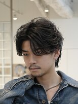 フィフスパーク(fifth PARK)&nbsp;渋谷フェザーパーマfifthセンターパートメンズパーマ毛流れ色気