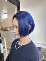 ハイク(HYKE)&nbsp;高発色ブルー×コンパクトボブ