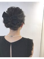 ヴァンクシー バイ ルナ(VANKCY by Luna) 首元スッキリ 主張しすぎない 大人カジュアルアレンジ