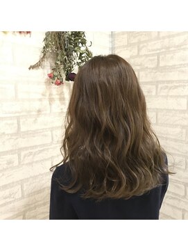 シエロ 池袋西口(Cielo) アッシュベージュ×ゆるふわロング