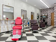 バーバーゼロ(BARBER ZERO)の雰囲気（広くて清潔な店内でおくつろぎ下さい）