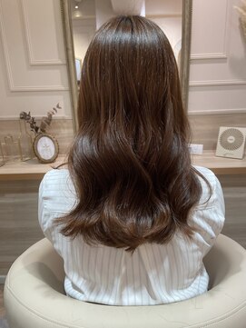 アンド ラ ブランシュ(&.La Blanche) カーキグレージュ/大人かわいい/フェザーバング/髪質改善大宮