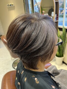 コーシェリ(Koselig) シルエットがきれいなくびれショート