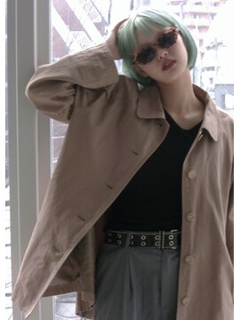 ウーフ(U-fu) ザクザク前髪のフレンチミニボブ