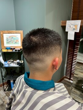 スタンドバーバー 柏(STAND BARBER) スペインカール/スパイキーショート/ブルーブラック/柏