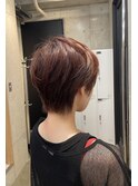 女性らしさを残した美フォルムショート×コーラルブラウン